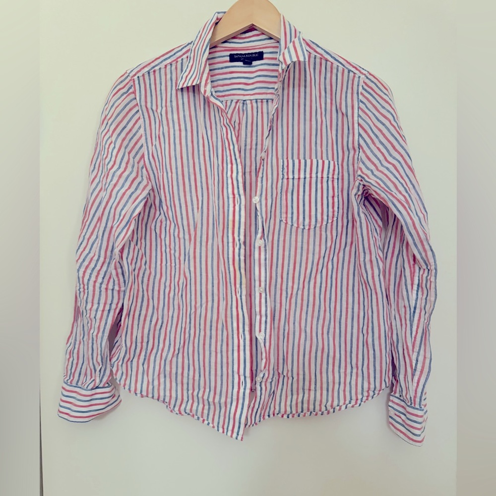 Banana Republic button down shirt. Size small. Blue, red, off white.